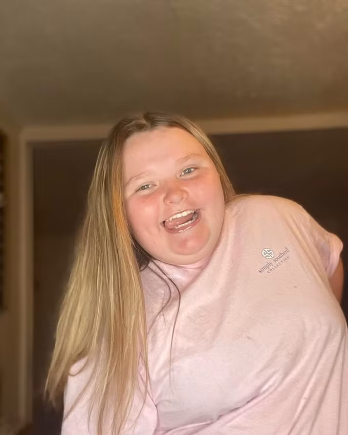 Dien mao thay doi va song gio cuoc doi cua hoa hau nhi-Hinh-6