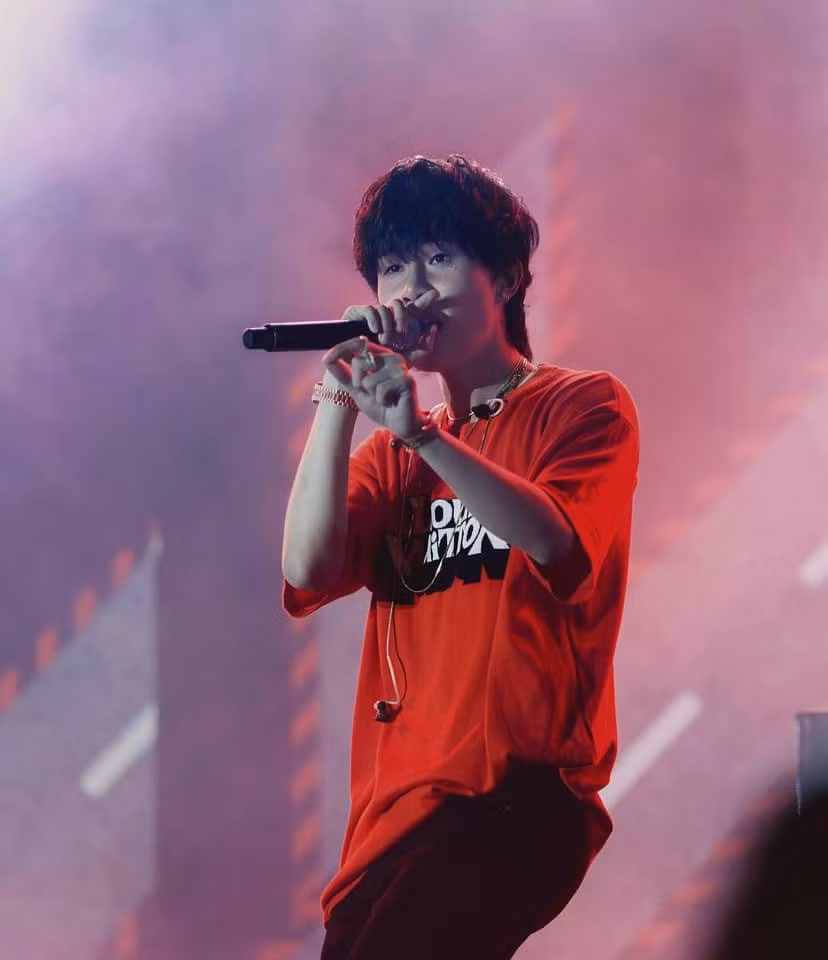 Ca si Viet hoc duoc gi tu vu Jack va Messi-Hinh-3