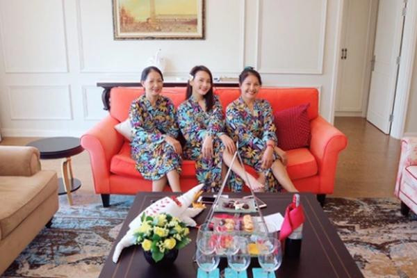 iêng Bảo Thanh cô luôn yên tâm làm việc và thành công trong sự nghiệp nhờ có 2 mẹ giúp đỡ.