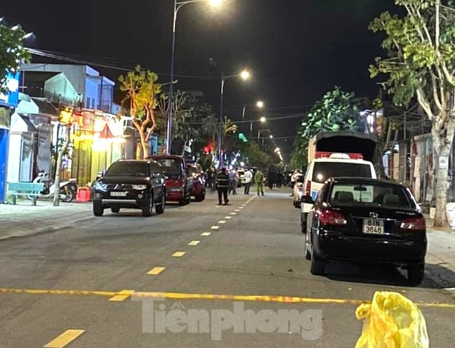 Cong an dot nhap ki-ot, giai cuu mot phu nu bi bat