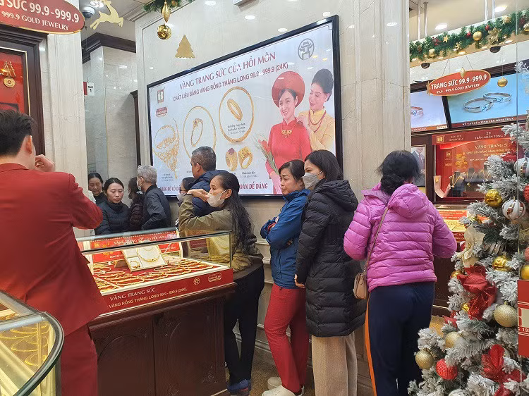 Mua vang luc gia 80 trieu dong/luong, chop mat lo ngay ca chuc trieu dong