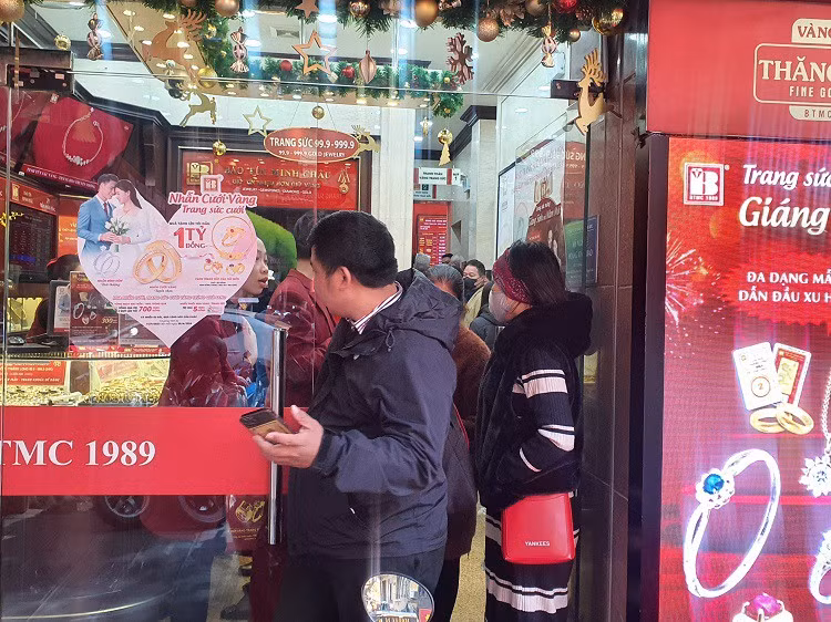 Mua vang luc gia 80 trieu dong/luong, chop mat lo ngay ca chuc trieu dong-Hinh-3