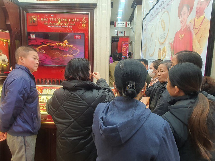 Mua vang luc gia 80 trieu dong/luong, chop mat lo ngay ca chuc trieu dong-Hinh-2