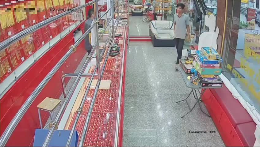 Video: Vo deo thu day chuyen roi bo chay, ten cuop nhan ket dang