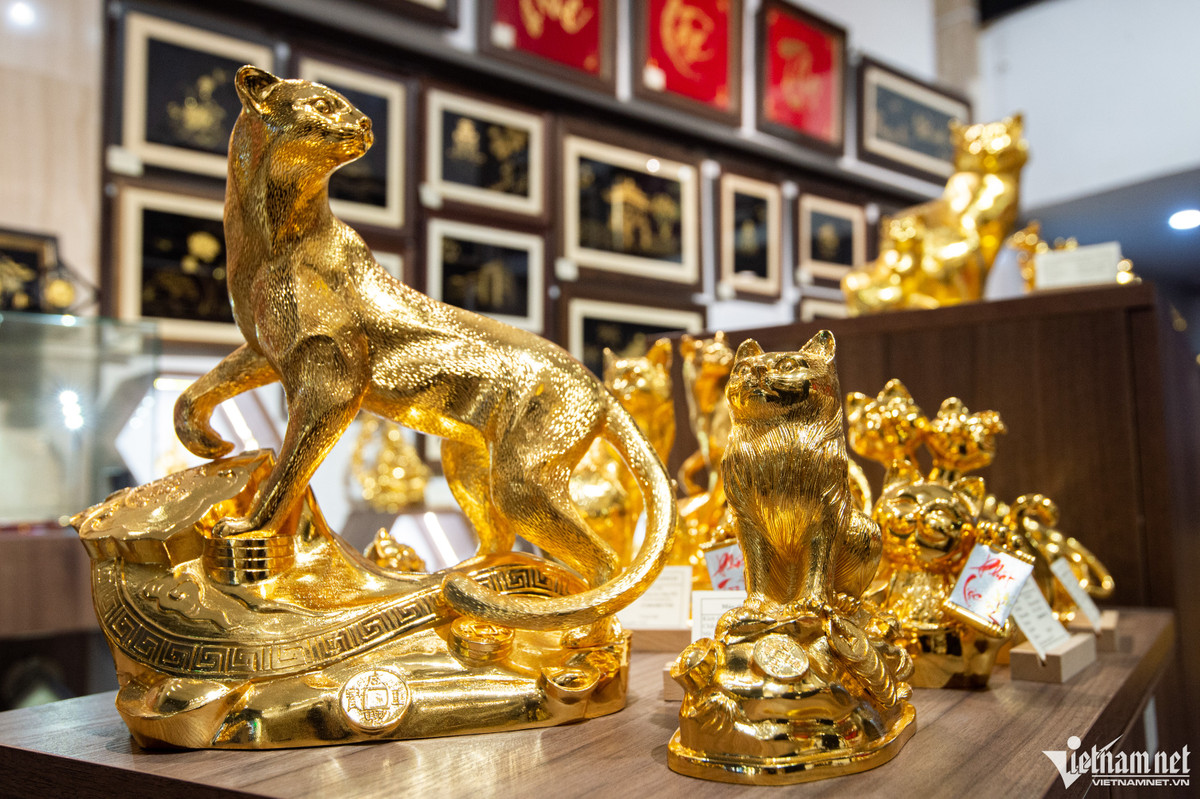 Tuong meo dat vang 24K gia chuc trieu dong don Tet Nguyen dan