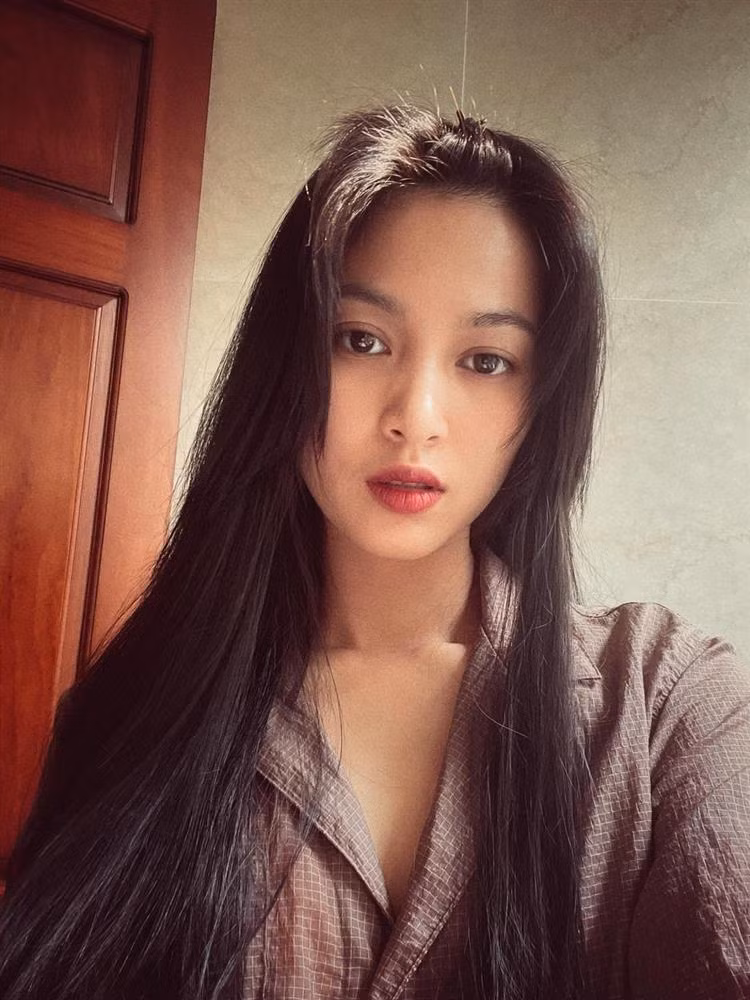 Về kế hoạch kết hôn, Nhung Kate khẳng định chưa nghĩ đến. Trước đó trong cuộc phỏng vấn hồi tháng 6, Johnny Trí Nguyễn cũng chia sẻ anh quan niệm kết hôn chỉ là thủ tục. Cặp đôi chưa cưới vì muốn duy trì sự thú vị của tình yêu.