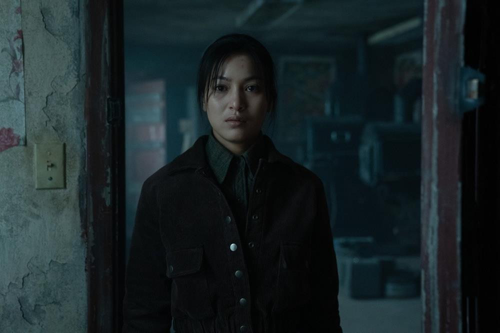 ##b###Nhung Kate vào nghề năm 2009, thu hút sự chú ý của khán giả với vẻ đẹp mong manh, nữ tính. Sau này, cô hướng sang hình tượng "đả nữ", trở thành một trong những diễn viên Việt Nam tạo dấu ấn ở thị trường phim Hollywood. Hồi tháng 9, cô vào vai sát thủ Yến trong "The Continental" - phim tiền truyện chiếu mạng về sát thủ nổi danh màn ảnh rộng John Wick.