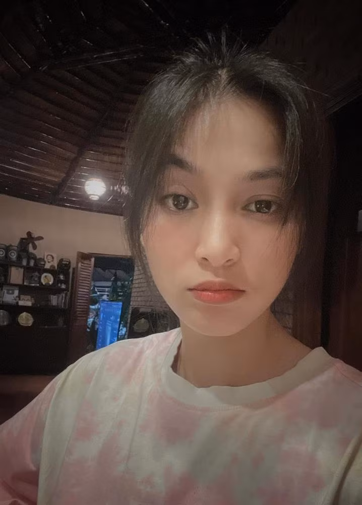 Nhung Kate cho biết Johnny Trí Nguyễn sát cánh, hỗ trợ cô rất nhiều trong công việc. Bạn trai luôn đồng hành cùng cô trong những dự án phim ảnh ghi hình ở nước ngoài.