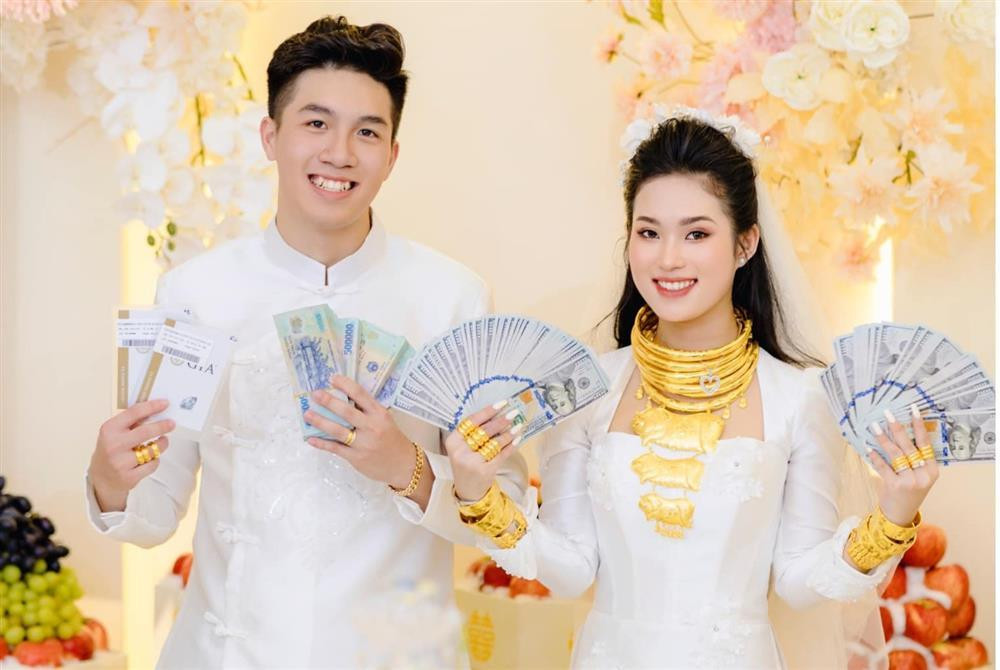 Co dau Long An nhan duoc qua chuc ty trong ngay cuoi-Hinh-3