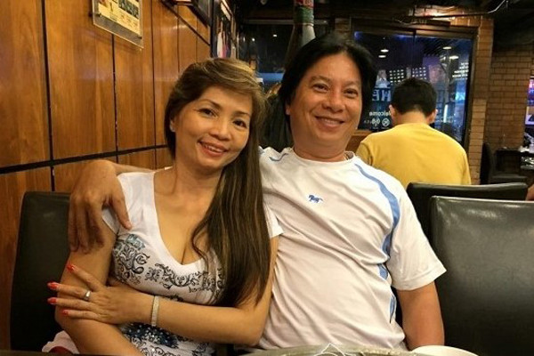 Ngoài ứng xử khéo léo trong mối quan hệ mẹ chồng nàng dâu, mẹ ruột Phan Hiển còn rất tâm lý với con trai.