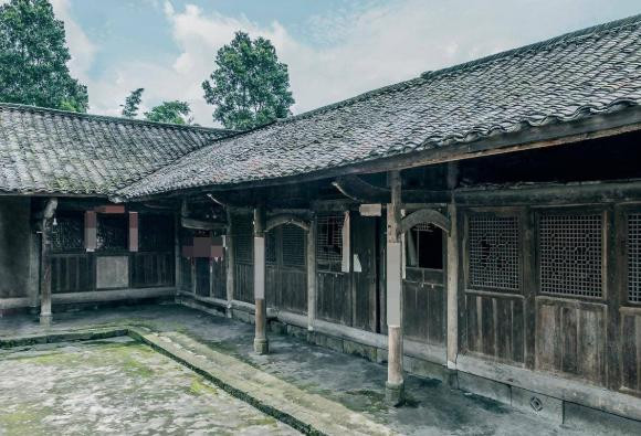 Dieu kieng ki nen biet khi o trong nha co nguoi gia moi mat