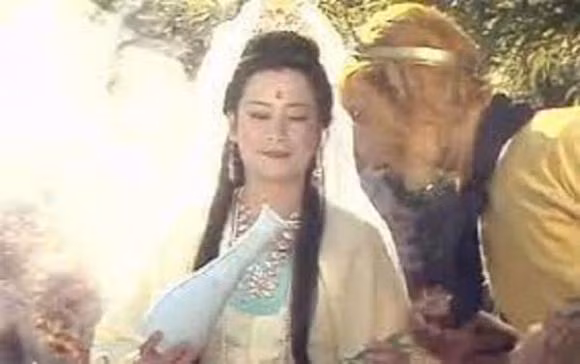 Thi nu cua Quan The Am cam duoc binh cam lo la ai?-Hinh-3