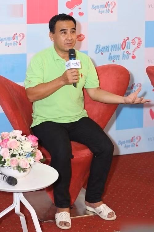 MC Quyen Linh di dep to ong mua ca hop vang dip dau nam-Hinh-5