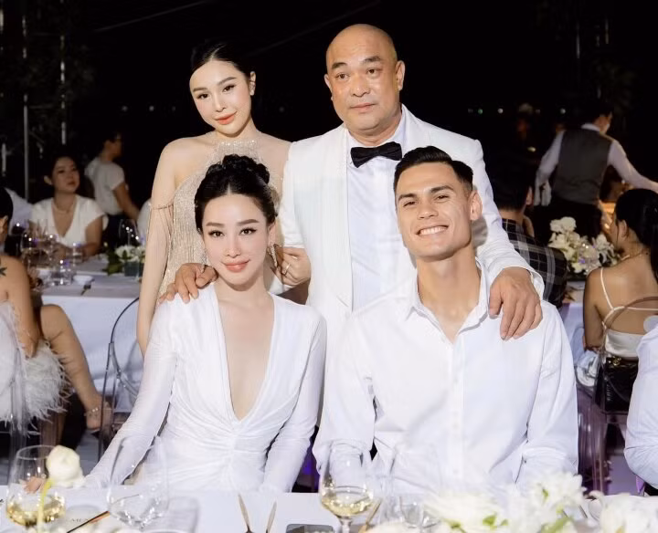 Hình ảnh đẹp đôi của Thanh Thảo và Adriano Schmidt.