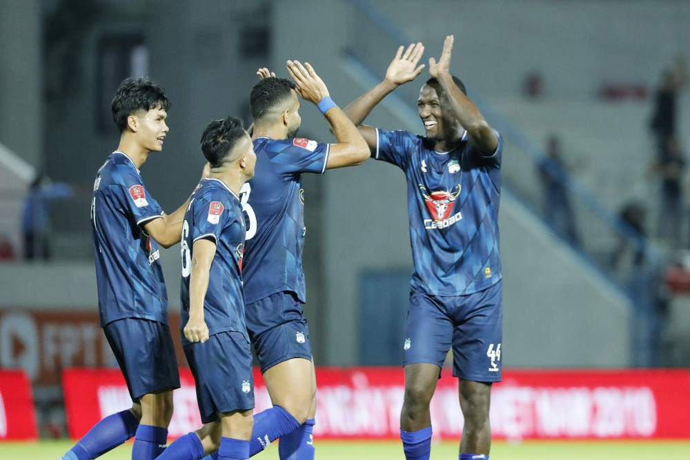 Chuyen nhuong V-League: Ngoai binh HAGL chia se truoc tin don bi thanh ly