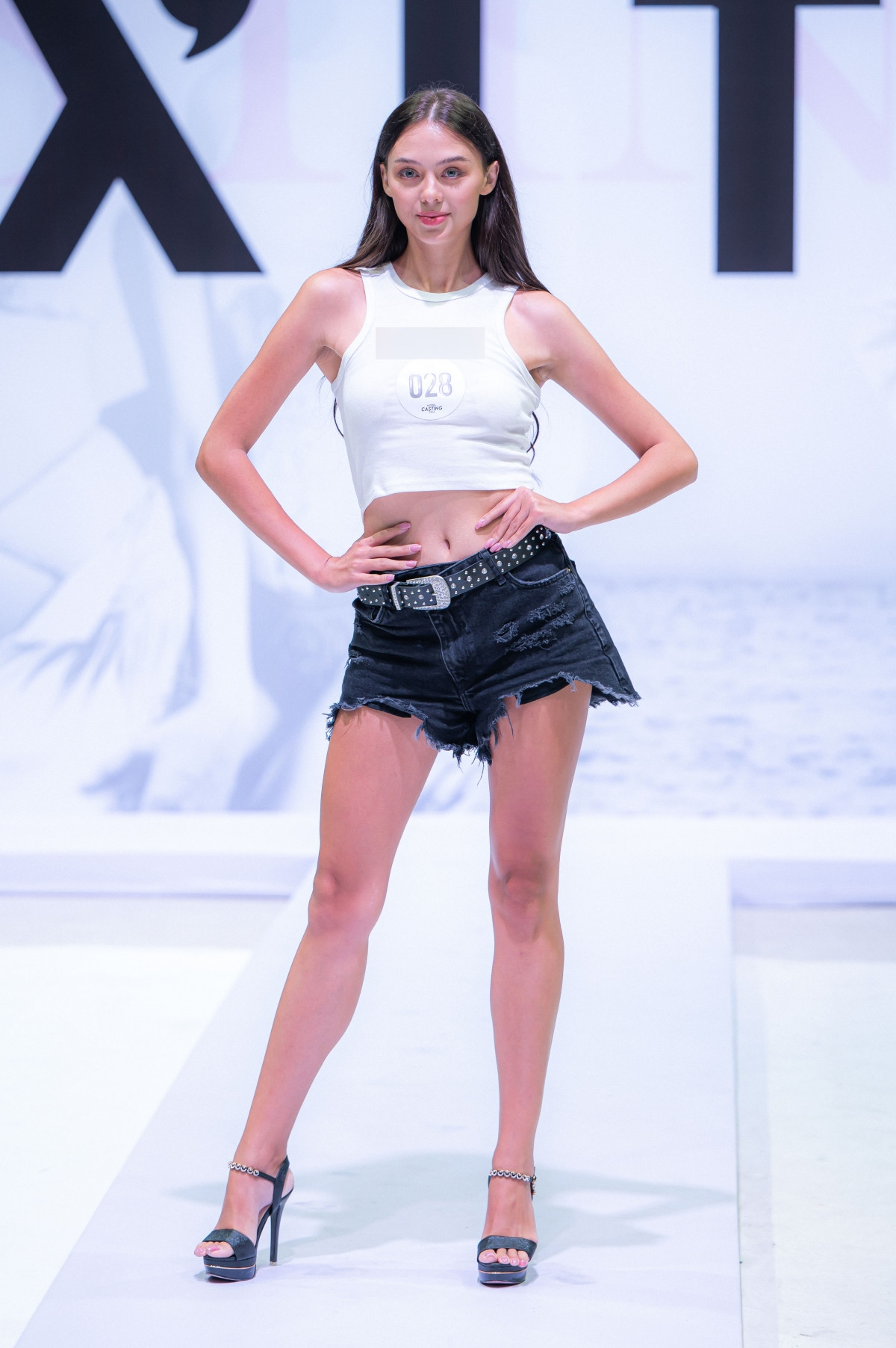 Vo Tay cua Bui Tien Dung khoe voc dang sau 3 thang sinh con-Hinh-2