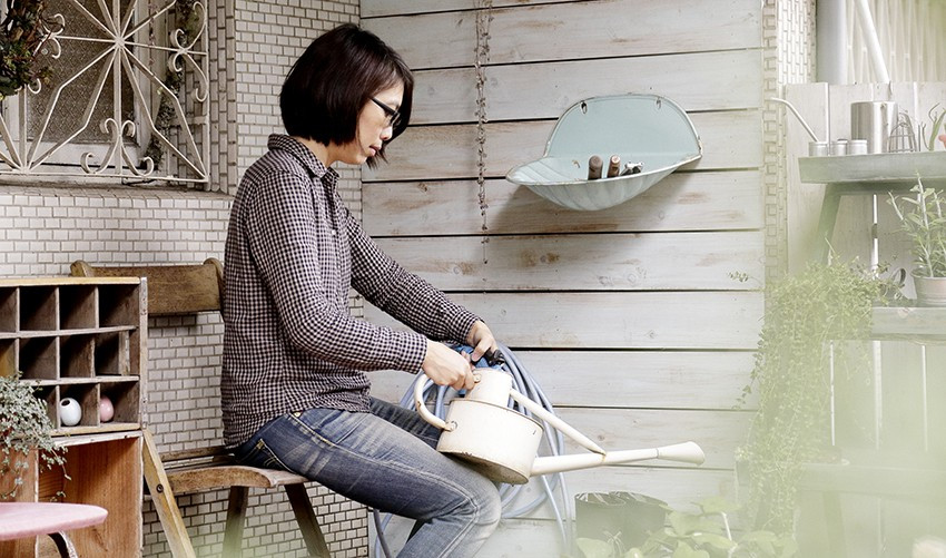 Co gai tu cai tao khong gian cu thanh nha vuon dep lang man