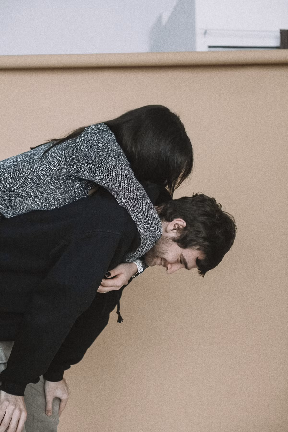 Karmic relationship - kieu tinh yeu ban dau nong chay, ve sau bat on-Hinh-3