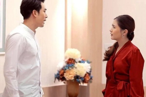 Chu re luong 30 trieu chi chi 5 trieu thue vay cuoi, trang diem