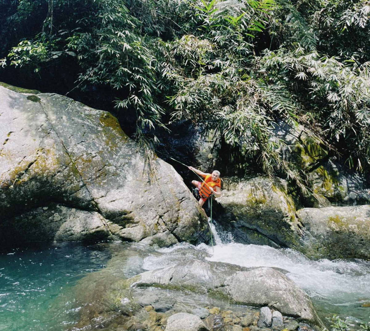 Kinh nghiem trekking suoi Cua Tu cho nguoi di lan dau-Hinh-6