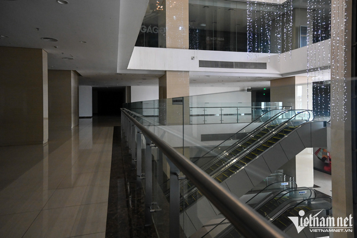 Nhung TTTM noi tieng Ha Noi trong canh hoang lanh-Hinh-2