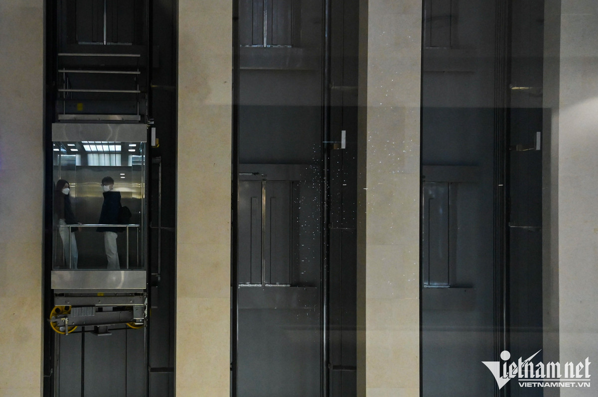 Nhung TTTM noi tieng Ha Noi trong canh hoang lanh-Hinh-10