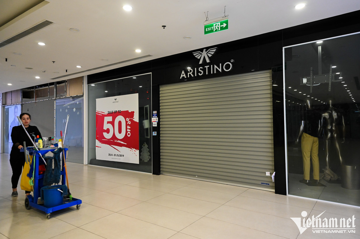 Nhung TTTM noi tieng Ha Noi trong canh hoang lanh-Hinh-19