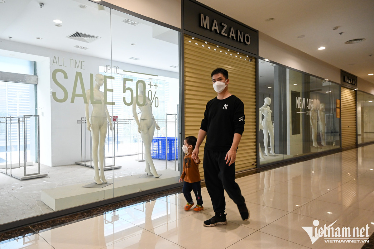 Nhung TTTM noi tieng Ha Noi trong canh hoang lanh-Hinh-6