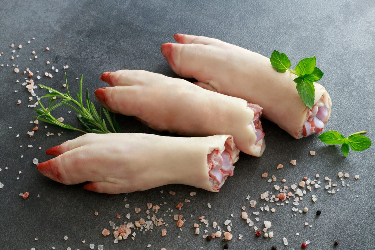 Móng giò heo ngon bổ nhưng khó làm sạch nếu không biết mẹo này Mong gio heo ngon bo nhung kho lam sach neu khong biet meo nay