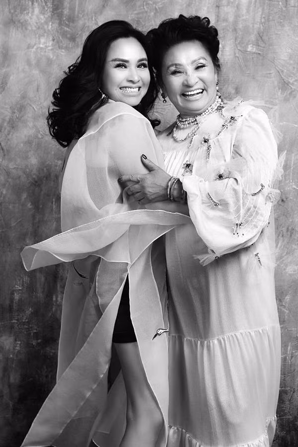 Diva Thanh Lam dep nuc tieng van 'thua xa' me thoi tre-Hinh-3