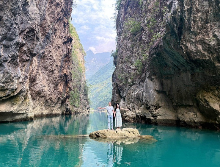 Cùng người yêu du ngoạn cảnh đẹp nơi địa đầu Tổ quốc Cung nguoi yeu du ngoan canh dep noi dia dau To quoc