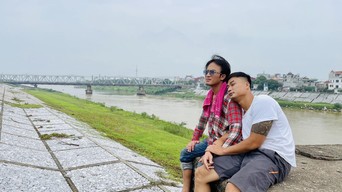 "Cặp đôi hoàn cảnh" vô cùng ăn ý khi lên phim.