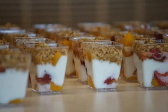 Sua hay sua chua, cai nao bo sung canxi nhieu hon?-Hinh-5