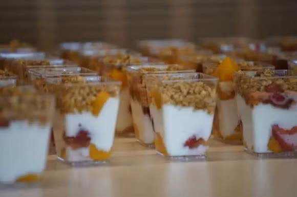 Sua hay sua chua, cai nao bo sung canxi nhieu hon?-Hinh-5