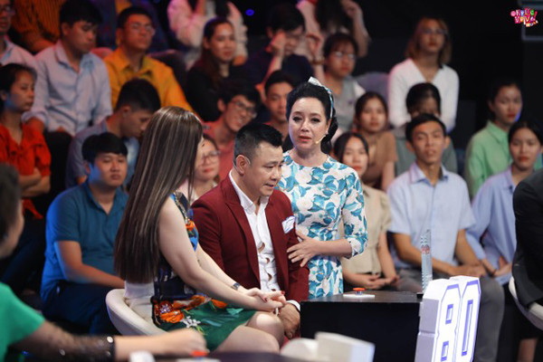 Me ruot kin tieng cua NSND Tu Long: Hat hay hon ca con trai-Hinh-3