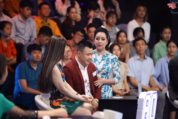 Me ruot kin tieng cua NSND Tu Long: Hat hay hon ca con trai-Hinh-3