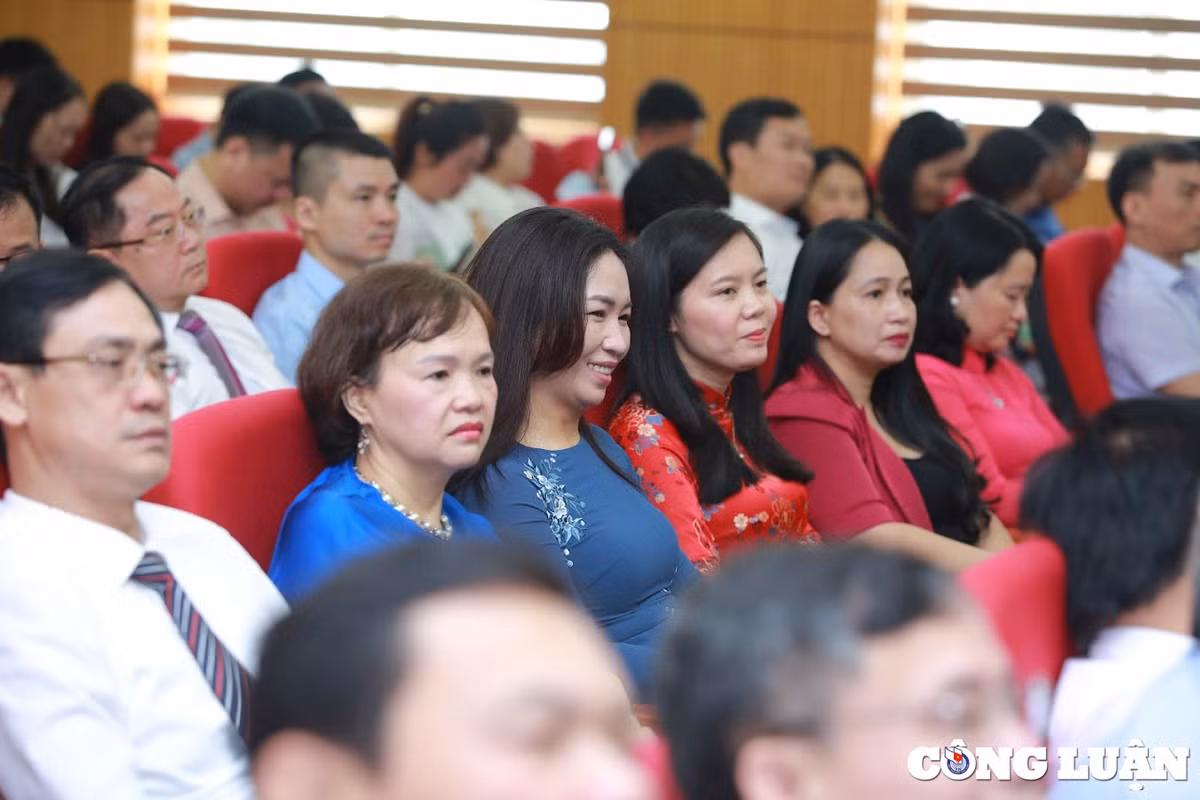 Thao go kho khan, tao dieu kien tot nhat co the de bao chi cong hien-Hinh-11