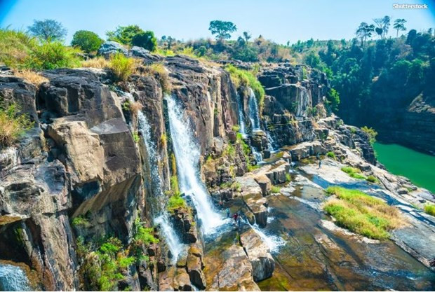 Những viên ngọc ẩn giấu của Việt Nam: 10 địa điểm chờ khám phá - Hình 8 Nhung vien ngoc an giau cua Viet Nam: 10 dia diem cho kham pha-Hinh-8