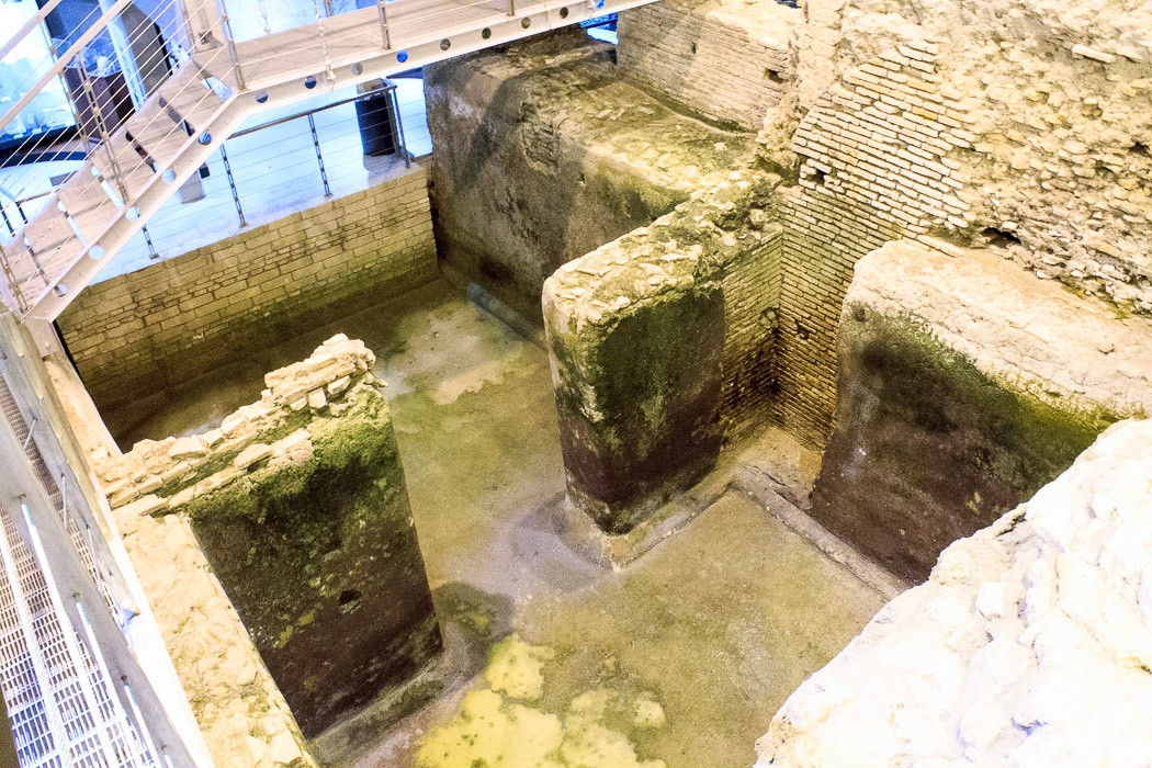 Vicus Carparius mở cửa 11-17h30 từ thứ ba đến thứ sáu. Thứ bảy và chủ nhật mở cửa vào 11-19h. Vé để tham quan địa điểm này chỉ 4 euro (khoảng 4,08 USD). Du khách có thể đặt tour du lịch có hướng dẫn để hiểu sâu thêm về những kho báu và câu chuyện xung quanh. Ảnh: Jeff Bondono.