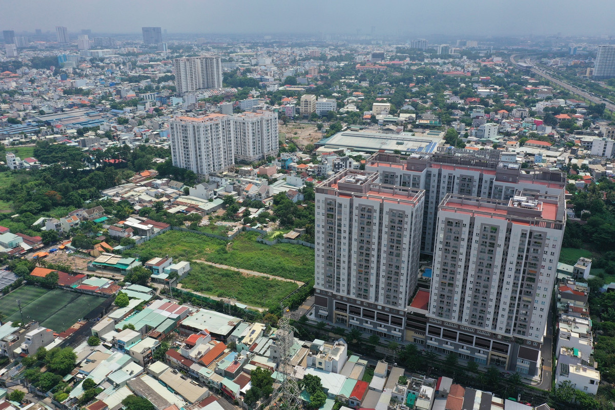 Đoạn nút giao Bình Thái (trên xa lộ Hà Nội) đến đường Phạm Văn Đồng dài 2,5 km tuy chưa triển khai xây dựng nhưng đã có hàng nghìn căn hộ chung cư vây quanh.