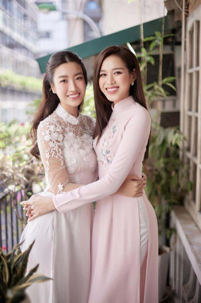 ỗ Thị Hà chinh phục mọi ánh nhìn trong tà áo dài màu hồng ngọt ngào khi làm dâu phụ trong lễ ăn hỏi của Đỗ Mỹ Linh.