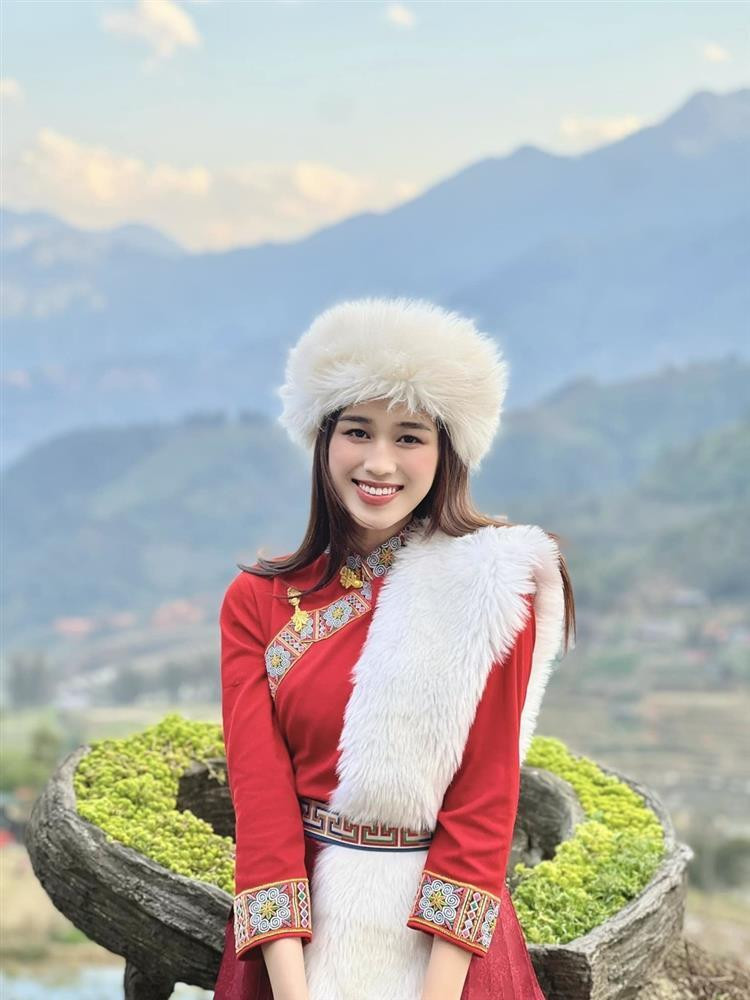 han sắc bừng sáng của nàng Hậu gốc Thanh Hóa trong trang phục vùng cao.