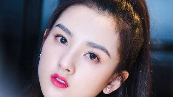 Nguoi co 3 khuon mat nay sinh ra da giau sang phu quy-Hinh-2