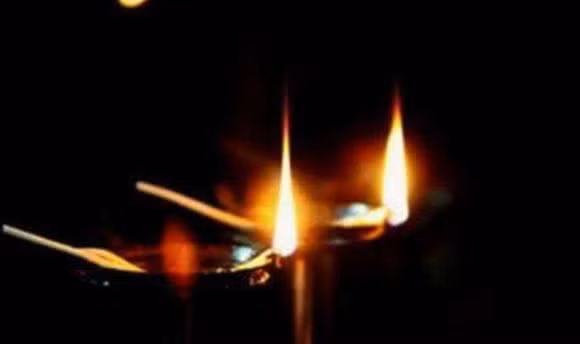 Ngon den dau vinh cuu o nui Vo Dang hon 600 nam khong tat-Hinh-5