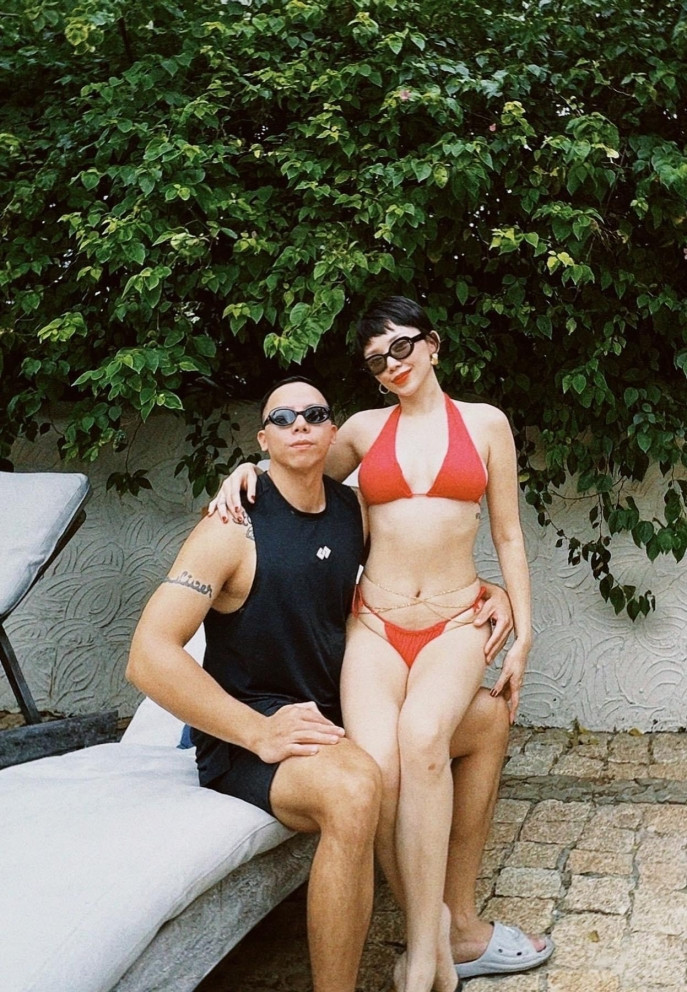 Tóc Tiên hiếm hoi đăng ảnh bên ông xã Hoàng Touliver.