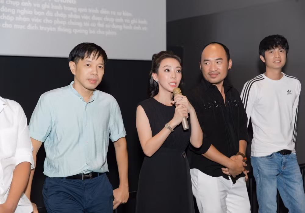 Vo tre kem 11 tuoi cua Thai Hoa hiem hoi xuat hien-Hinh-4