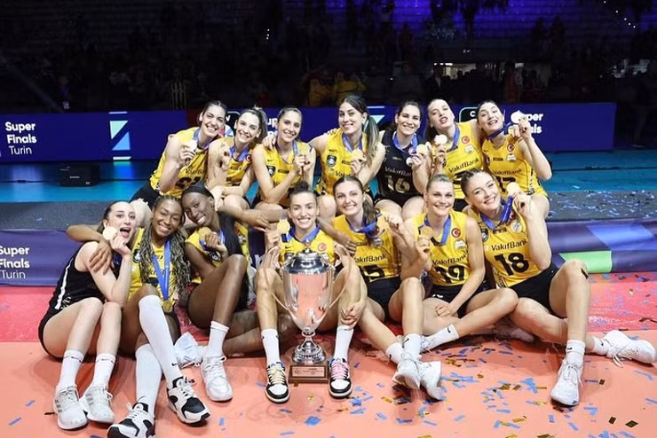 Hoa khoi bong chuyen Kim Hue hanh phuc cung nguoi thuong-Hinh-3