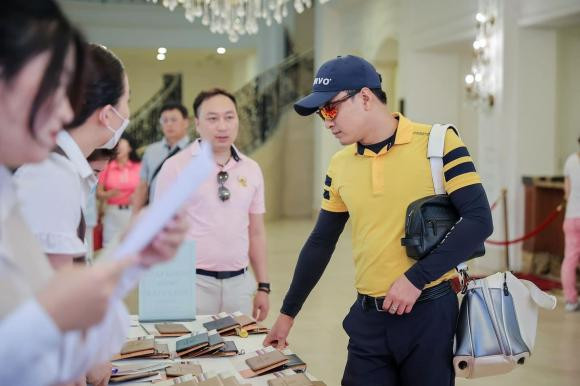 Hong Dang khong dong phim nhung van giau su, kiem tien tu dau?-Hinh-5