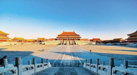 Tai sao khong co cay xanh trong Tu Cam Thanh du rat rong?