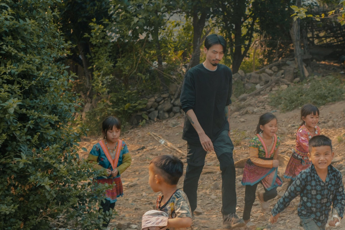 Nguoi truyen cam hung cho Den Vau